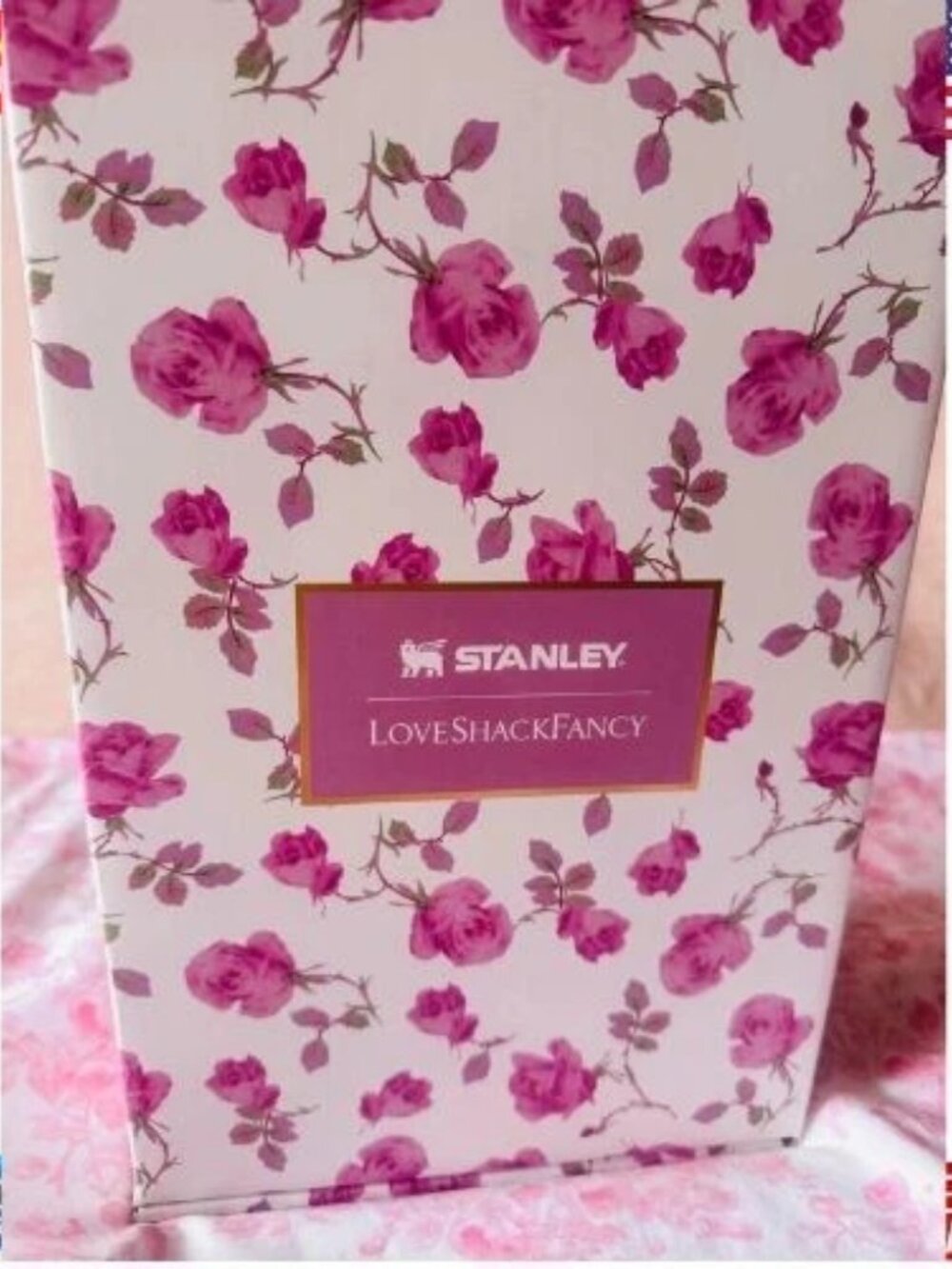 LoveShackFancy X Stanley Ribbon Rosa 40oz Quencher H2.0 Stainless Steel Tumbler - Picture 3 of 4